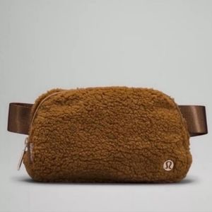 [NWT] Lululemon Fleece Belt Bag Burnt Caramel 🤎